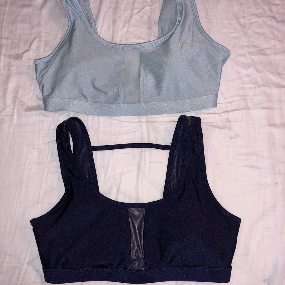 Fabletics Sports Bras Sz. M (Top/silver bra)